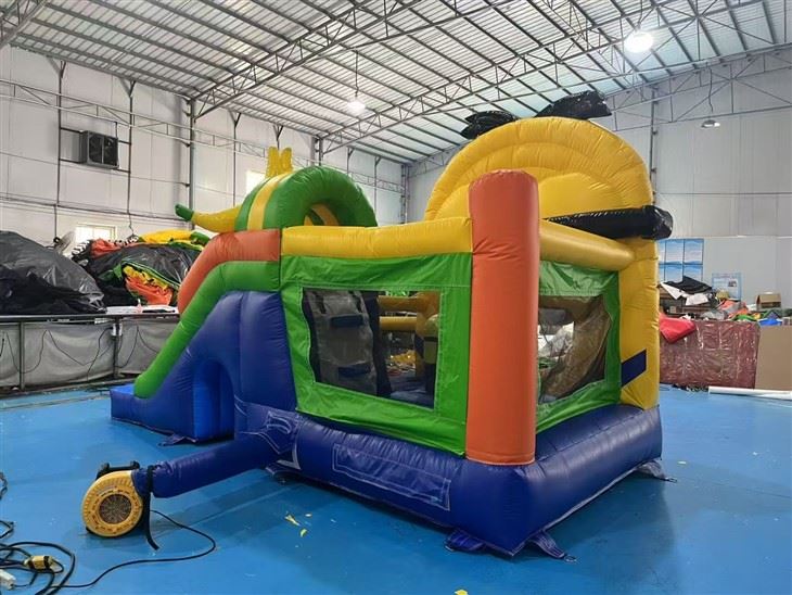 Minions Themed Inflatable Bounce House And Slide Combo factory