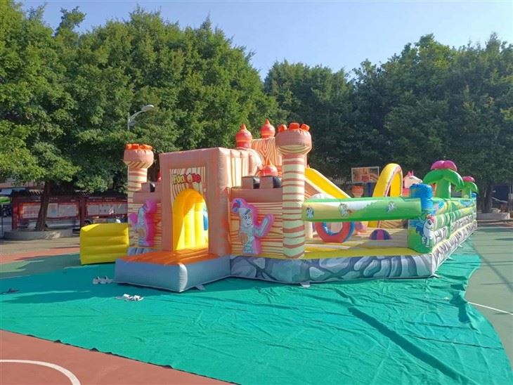 20x9x5.6m Commercial Fun Zone Inflatable Park Bounce With Sides factory